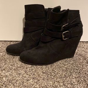 Nine West ankle suede boots